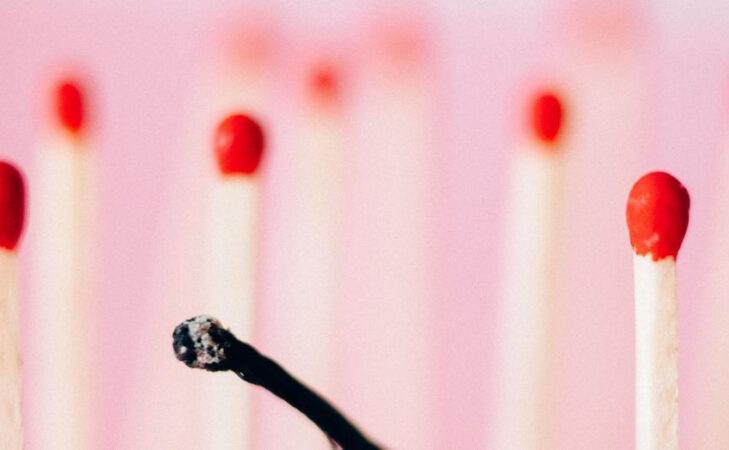 Diagnostiquer l’invisible : la roue du burn-out et les autres signaux du bore-out et du brown-out