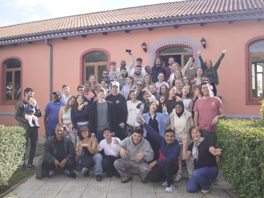« Erasmus+ leur a ouvert de nouvelles portes, leur a permis d’entrevoir un autre champ des possibles » : Interview avec Chloé Bernardino.